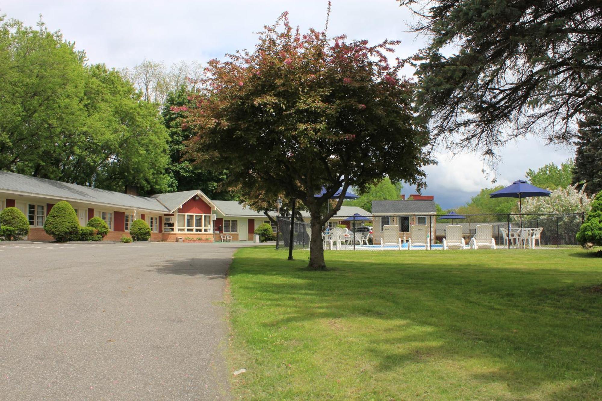 Berkshire Inn Pittsfield Exterior foto